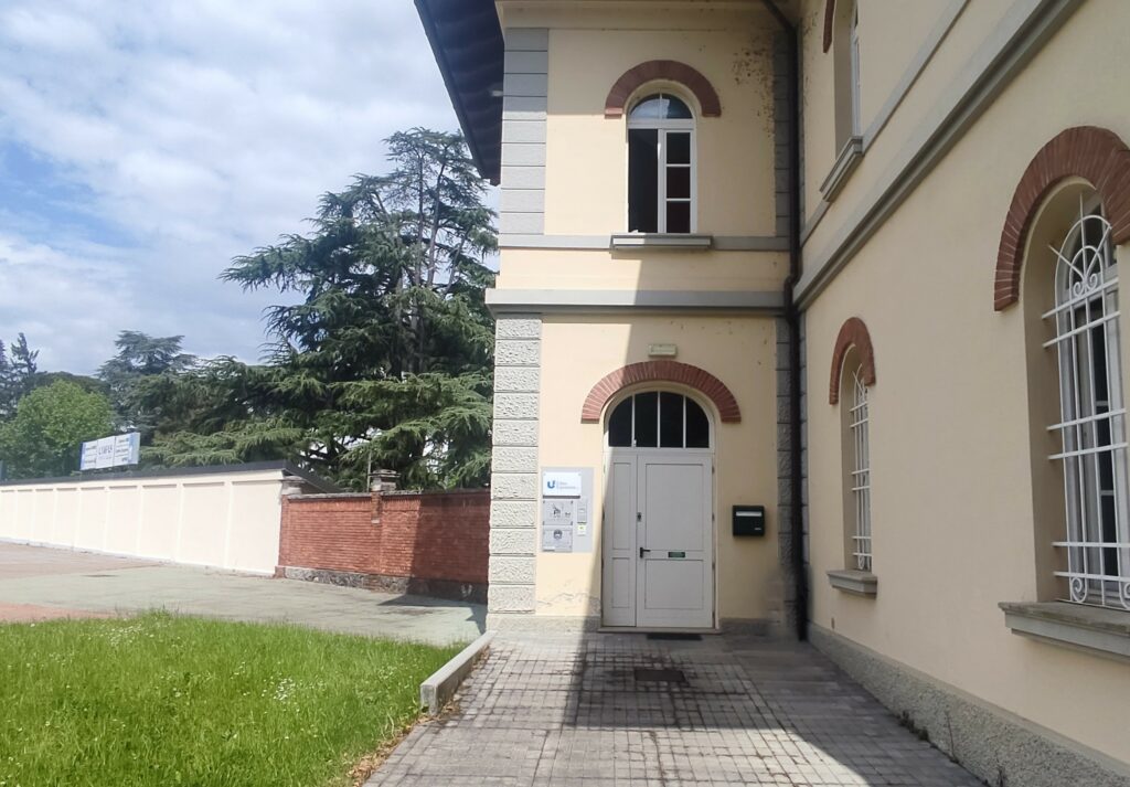 Ingresso uffici Udine Esposizioni SpA - Palazzina Servizi lato ingresso sud.